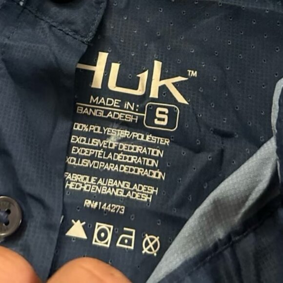Huk Mens Small Button Up Fishing Lightweight shirt - Picture 2 of 5